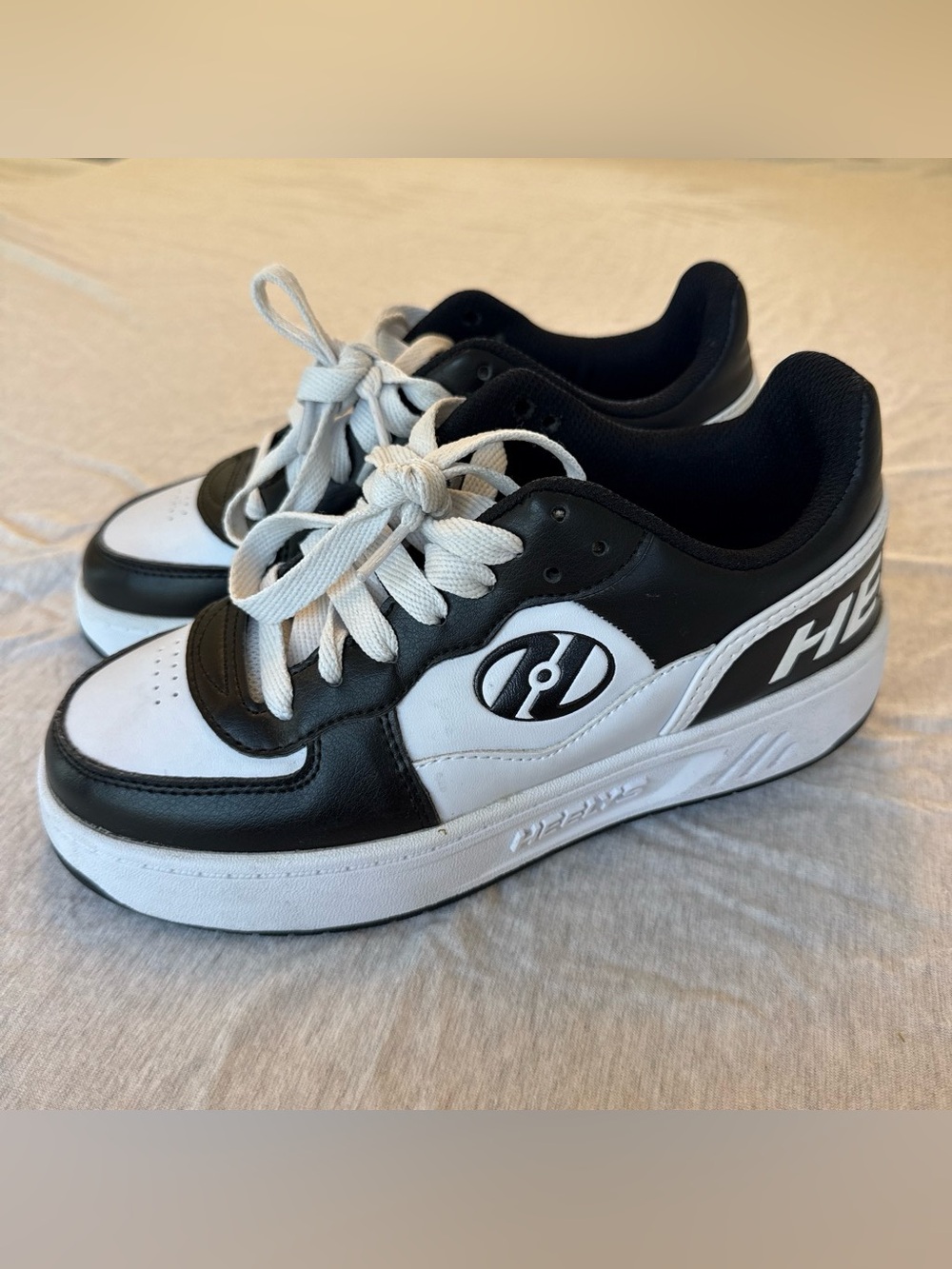 Heelys Kids Black and White Low-Top Sneakers